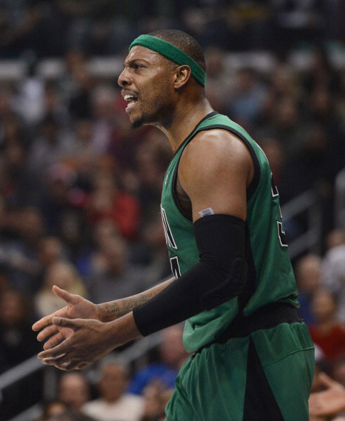 荷兰队官方：韦格霍斯特身体状态不佳退出集训，不会出战波兰（荷兰队官宣：韦格霍斯特因身体状况不佳退出集训，缺席对阵波兰）