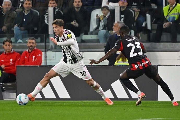 2026年世界杯小组抽签仪式，日本队10号竟如此反应，深夜点击量超百万（2026世界杯分组抽签，日本队10号罕见反应引热议，深夜播放量破百万）