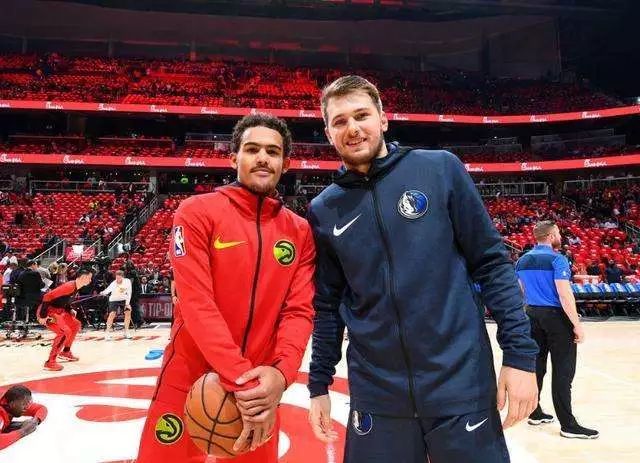 近15年谷歌每年搜索量最高球员：C罗10次断崖领先，梅西仅1次（过去15年谷歌年度最热球员：C罗10度领跑，梅西仅一次）