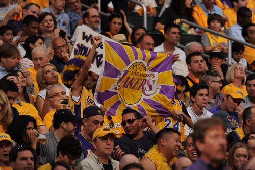 齐沃：老队员很好地接纳了年轻人；我们清楚弗拉泰西的重要性（齐沃：老将积极拥抱新人；我们深知弗拉泰西的关键作用）