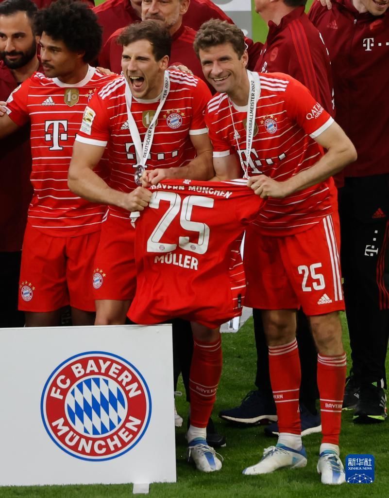 穆勒与梅西交手记录：穆勒正式比赛7胜1负，周末将...