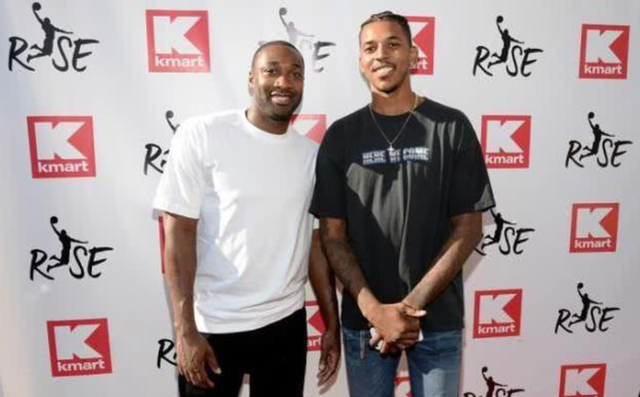 风中有朵雨做的云？曼城新赛季二客球衣曝光：灵感源自雨滴（曼城新赛季二客球衣亮相：从雨滴汲取灵感）