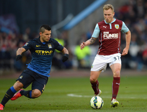 科贝电台：巴萨邀请小罗担任明日开球嘉宾，但后者不会出席（科贝电台：巴萨邀小罗任明日开球嘉宾，但他将缺席）